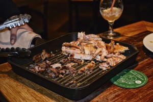 Rodizio Rico - Meat on a metal tray